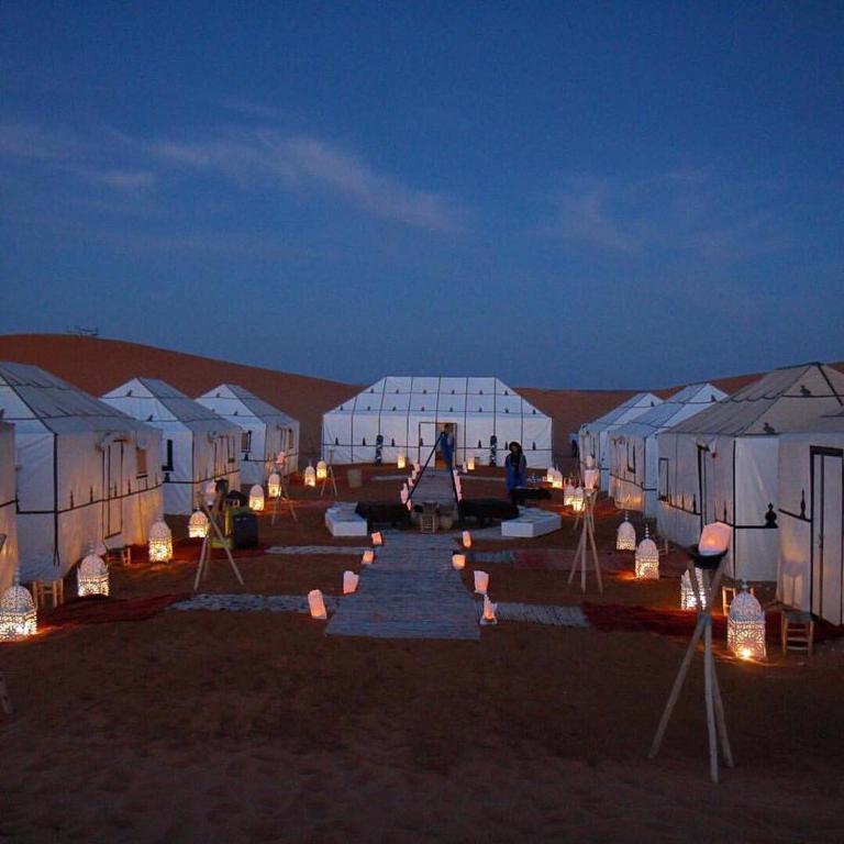 Sand Rose Luxury Camp เมอร์ซูกา ภายนอก รูปภาพ